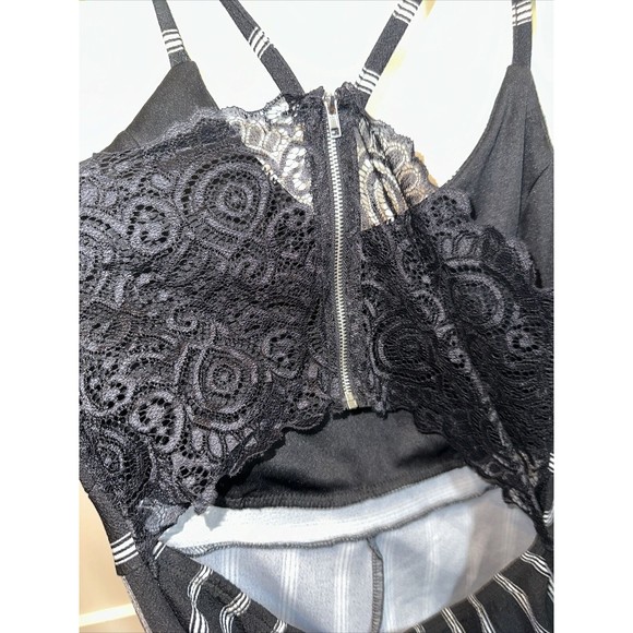 Almost Famous Black and White Striped Romper Size XL - Picture 5 of 6